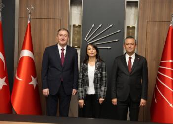 Hevserokên Giştî yên DEM Partiyê û Ozgur Ozel hevdîtinê dikin