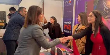 8emîn Fuara Pirtûkan a Amedê dest pê kir: Spasiya weşanxaneyên Kurdî hat kirin