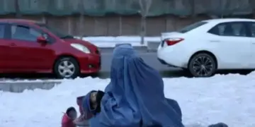 Jinên ku parsekiyê dikin di bin çavan de rastê tecawizê tên