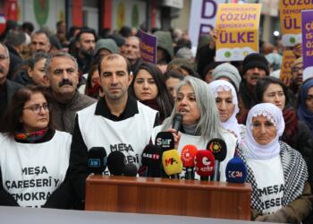 Çîgdem Kiliçgun: Bi milyonan kes azadiya birêz Ocalan dixwazin