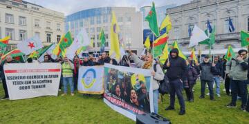 Kurd û Kurdistanî li dijî êrîşan daketin qadan