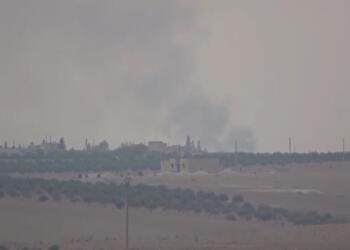 Komên çeteyan gundên Kobanê topbaran dikin