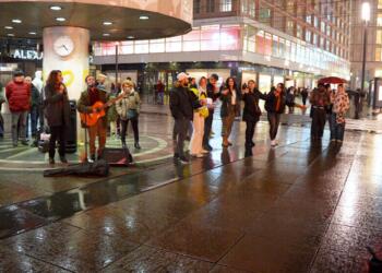 Hunermendan li Berlînê piştgirî dan Rojava