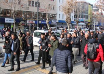 Li Wanê ji bo qurbaniyên Roboskî meş hat lidarxistin