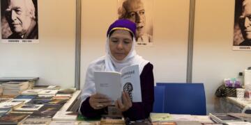 Bi xeml û girêdana xwe ya Dêrikî li pêşengeha pirtûkan e