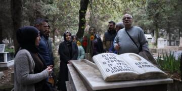 Eyşe Şan li ser gora xwe hat bibîranîn