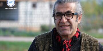 Gund bi gund çîrokan kom dike