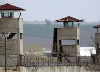 Girtiyên li Girtîgeha Kiriklarê ji xwarinê jahrînî bûn