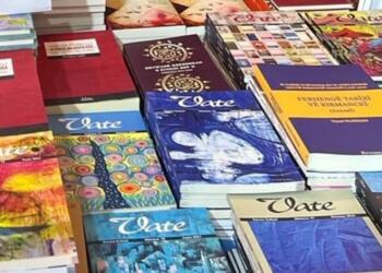 Kirmanckî/Zazakî de kovare û rojnameyî