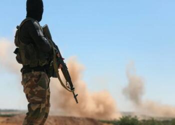 Meclisa Leşkerî ya Minbicê 5 çekdarên bi pere kuştin