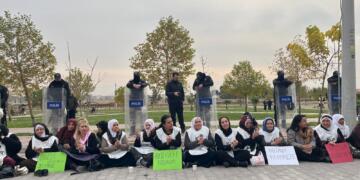 Gurbet Tekîn: Tirkiye bi çeteyan êrîş dike