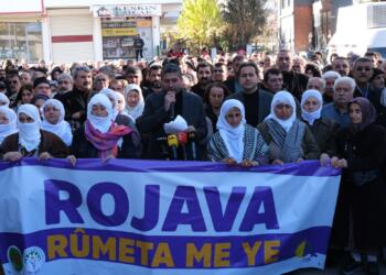 ‘Em ê li her derê xwedî li Rojava derbikevin’