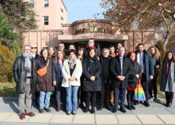 Şandeya navneteweyî ji bo Îmraliyê serî li Wezareta Dadê da