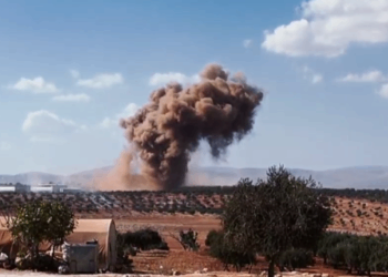 Balafireke bêmirov cihazên Kobanê FMê bombebaran kir