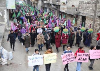 Li Şêxmeqsûd û Eşrefiyê jin li dijî êrîşan meşiyan