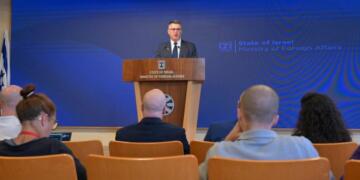 Vezîrê Îsraîlî ê Karê Têwerî: Hêrîşê serê Kurdan bêro vindertene