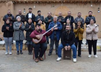 Şervan bi çek ma zî bi hunerê xo têkoşîn aver benê