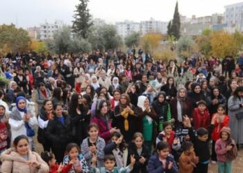 Hunermendan Komeleya Çand û Hunerê ya Rengînê vekirin