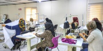 Jin li Peyasê Dibin Xwedî Pîşe