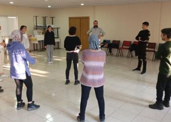 Şaredarîya Peyasî ra perwerdeyê hunermendê ciwanan