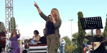 Seba Seyîd Rizayî hunermende Pinar Aydinlar ameye binçimkerdene