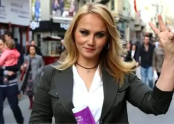 Stranbêj Pinar Aydinlar hat desteserkirin