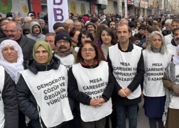 Seba çareserî û aştîye kewtê rayîr: Ma hêz bidê rayîrşîyayîşî