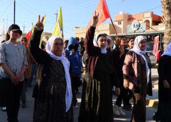 Şengaliyan piştgirî dan berxwedana Rojava