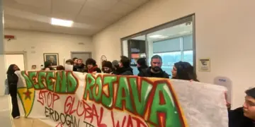 Ciwanên çepgir êrîşên li ser Rojava şermezar kirin