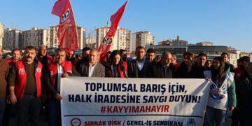 ‘Bi qeyûm û êrişan aştî pêk nayê’