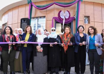 Pirtûkxaneya Berhemên Jinan li Amedê vebû