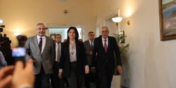 Şandeya Îmraliyê çû serdana AKPê