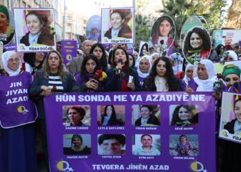 Jinên Kurd ên hatin qetilkirin li Nisêbinê hatin bibîranîn