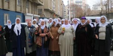 Dayik: Zarokên me ji ber zilmê çûn çiyê