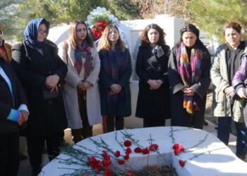 Fîdan Dogan li ser gora xwe hat bibîranîn