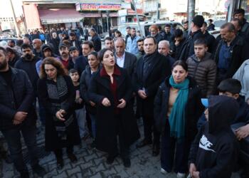 Gelê Sêrtê li dijî qeyûm meşiyan