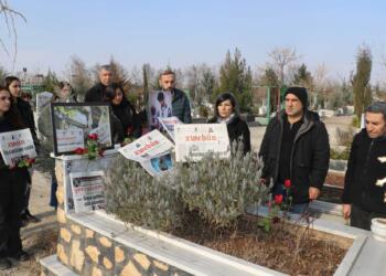 Kedkarê Çapemeniya Azad Kalo li ser gora xwe hat bibîranîn
