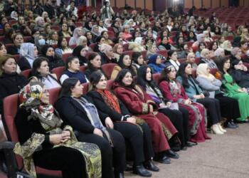 ‘Ma do bi yewîya cinîyan Sûrîyeyêka demokratîke înşa bikerê’