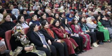 ‘Ma do bi yewîya cinîyan Sûrîyeyêka demokratîke înşa bikerê’