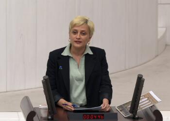 ‘Verba qetilkerdişê elewîyan bêvengî nêbeno’