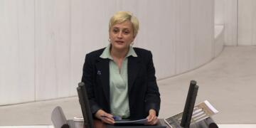 ‘Verba qetilkerdişê elewîyan bêvengî nêbeno’