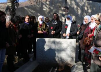 Sakîne Cansiz li ser gora xwe hat bibîranîn