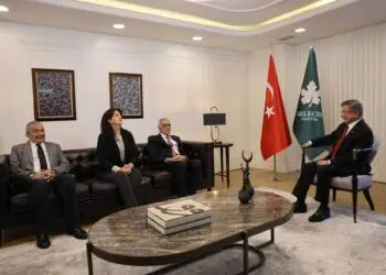 Şandeya DEM Partiyê bi Davûtoglû re hevdîtin kir