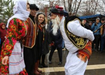 Cejna Gaxan, çandeke dîrokî û civakî ye