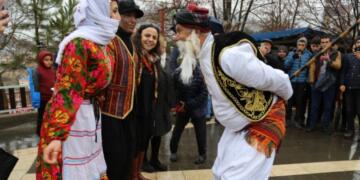 Cejna Gaxan, çandeke dîrokî û civakî ye