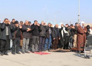 Bi cemaetî li Bendava Tişrînê nimêja înê hat kirin