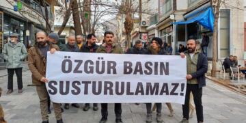 Dêrsim de hepskerdişê rojnamegeran protesto bî