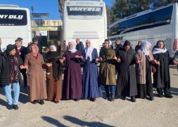 Şar seba meşî ser sînorê Pirsûsî de kom bî