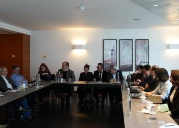 Şandeya Rêveberiya Xweser û MSDê li Londonê bi akademîsyenan re civiya