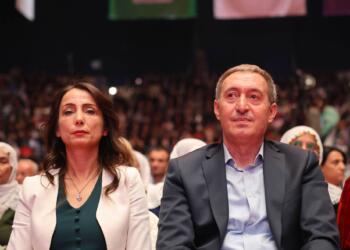 ‘Xayîntîya sîyasî û demokrasî têhete nêbenê’